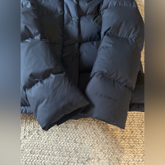 Lululemon Wunder Puff Jacket *Wordmark size 4 - Picture 6 of 14